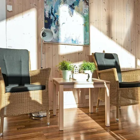 Five-bedroom In 2 Ebeltoft