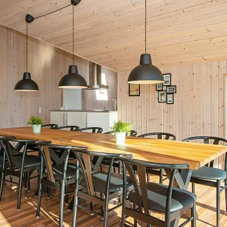 Semesterbostad Five-bedroom In 2 *