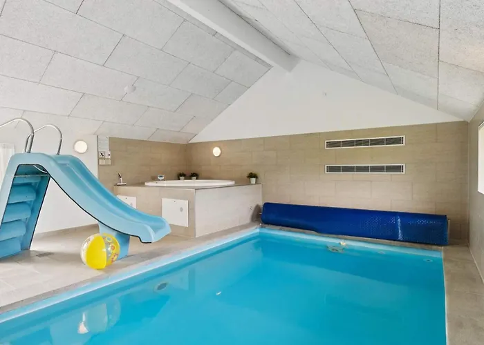 14 Person In Holiday home